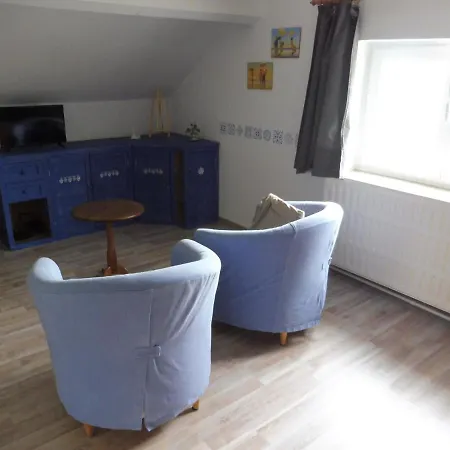 Bed & Breakfast La Lustinoise 4*