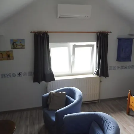 Bed & Breakfast La Lustinoise